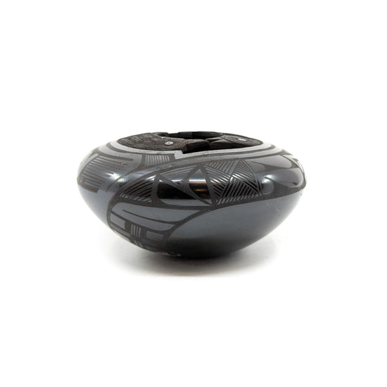 Black on Black Lovebirds Pot