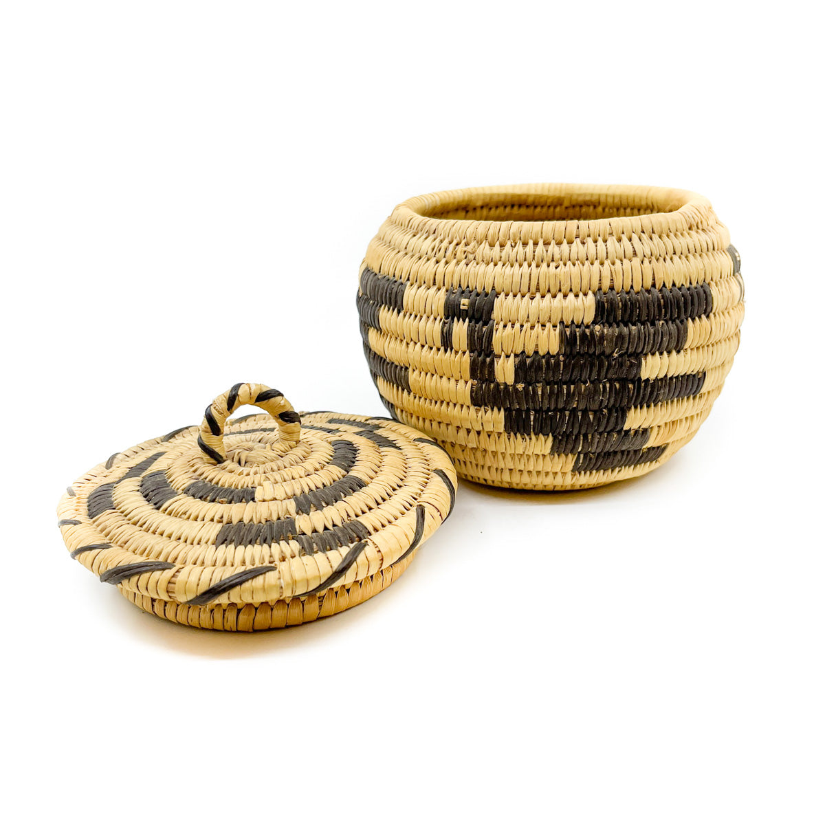 Tohono O'odham Lidded Basket with Flying Doves