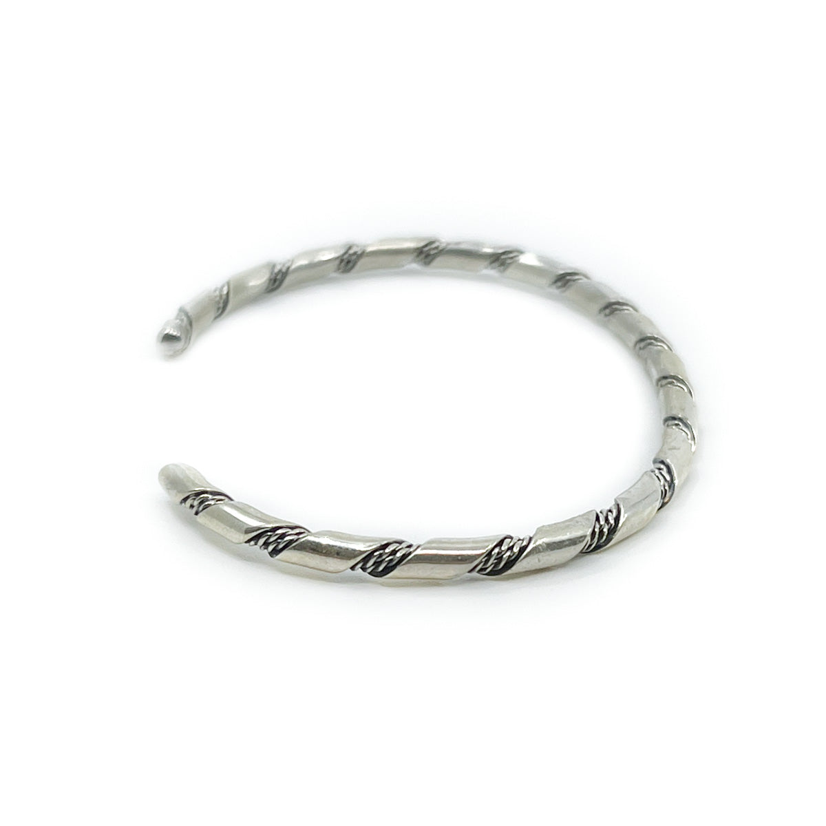 Lightweight Navajo Bracelet with Flat and Twisted Wire